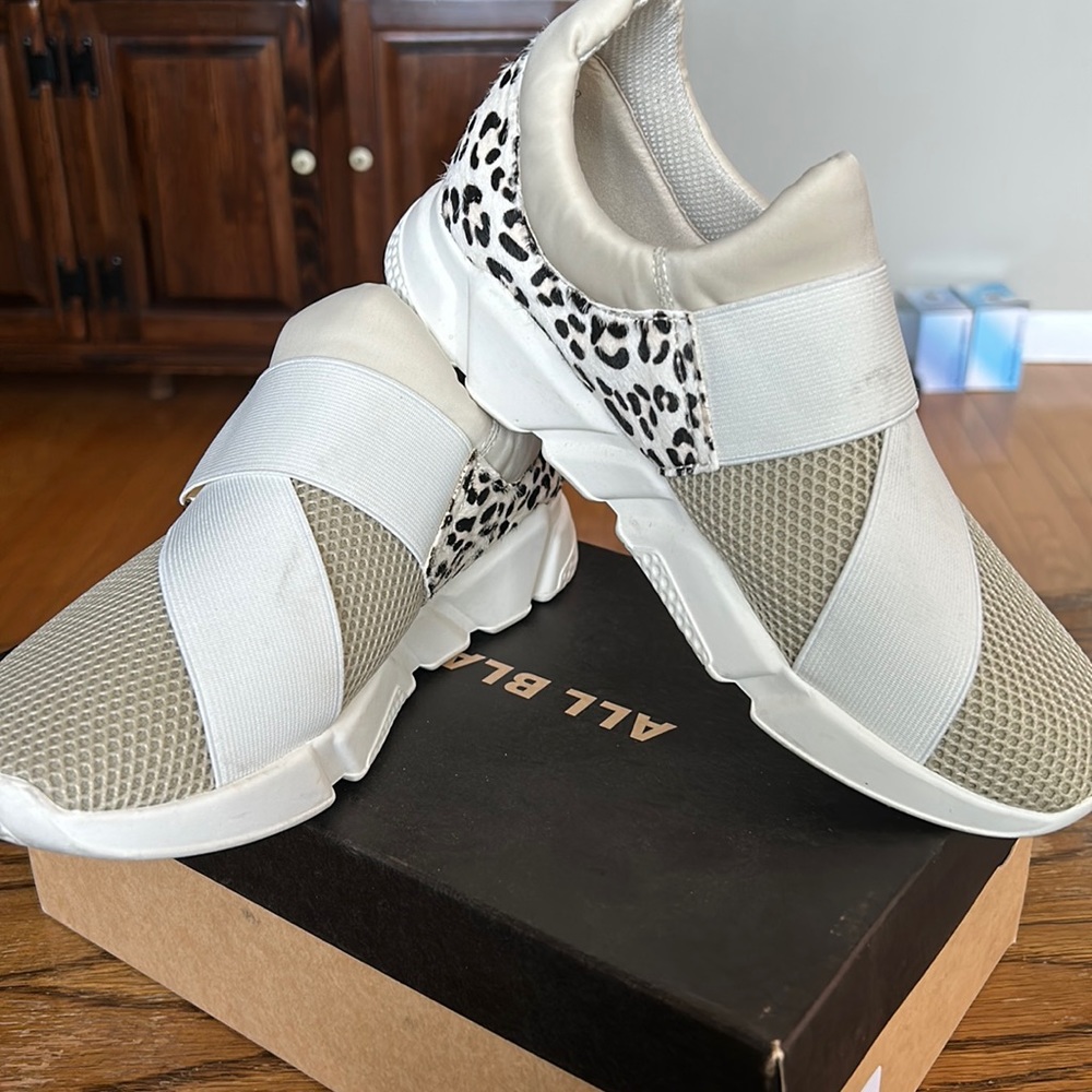 Comfortable All Black Footwear casual sneaker. SZ 39 EU White Leopard